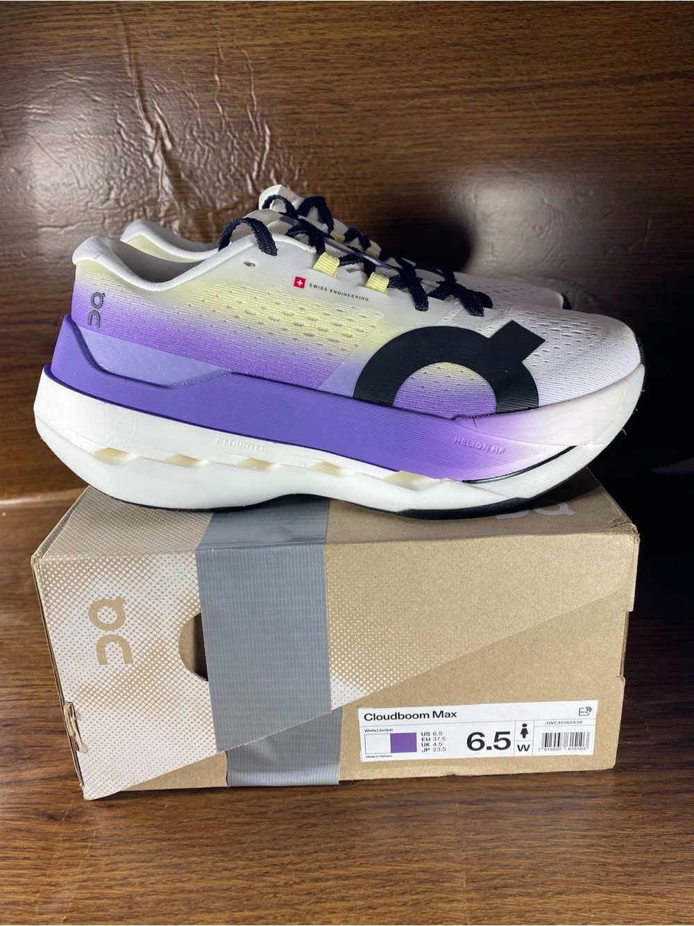 On Cloudboom Max women’s shoe size 6.5